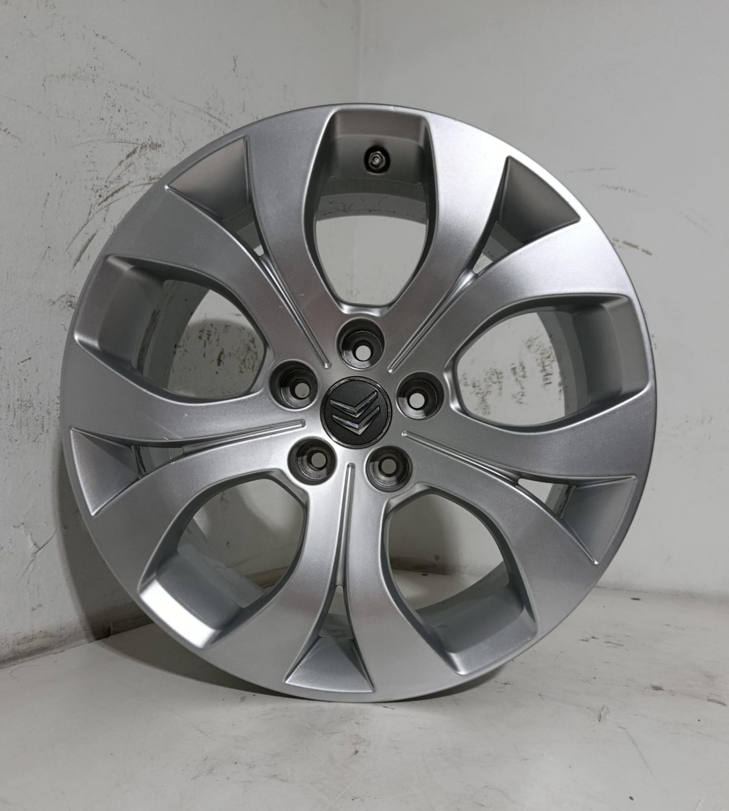 💥JUEGO DE LLANTAS DE SEGUNDA MANO DE CITROEN DE 17 PULGADAS TORNILLERIA 5X108mm - Imagen 2