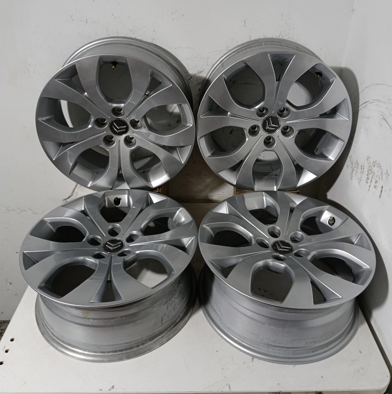 💥JUEGO DE LLANTAS DE SEGUNDA MANO DE CITROEN DE 17 PULGADAS TORNILLERIA 5X108mm - Imagen 11