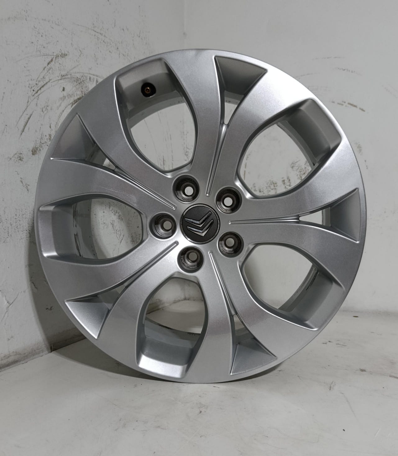 💥JUEGO DE LLANTAS DE SEGUNDA MANO DE CITROEN DE 17 PULGADAS TORNILLERIA 5X108mm - Imagen 5