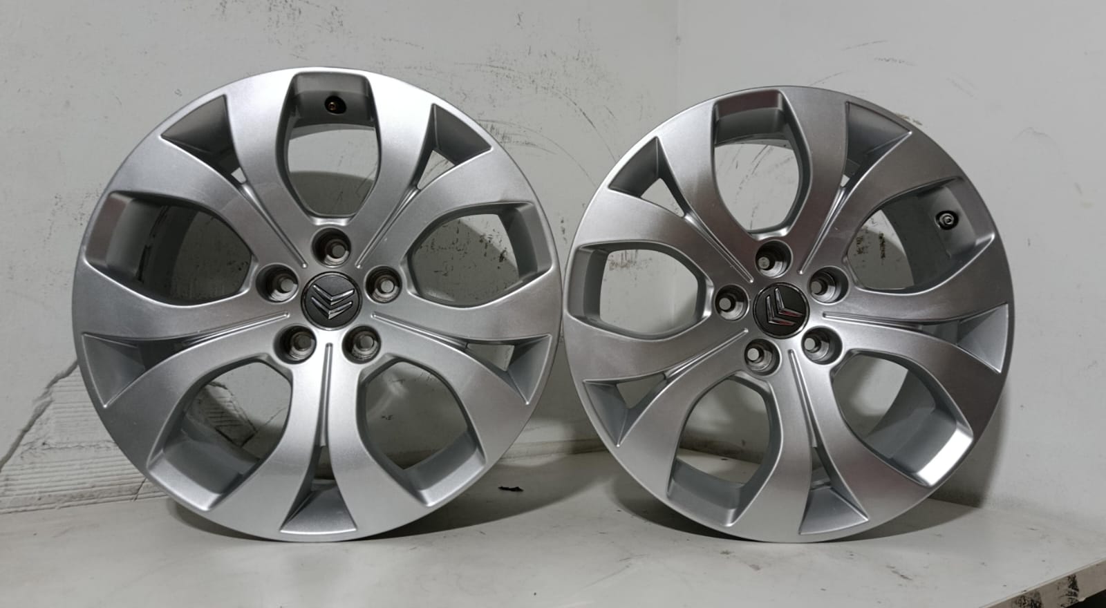 💥JUEGO DE LLANTAS DE SEGUNDA MANO DE CITROEN DE 17 PULGADAS TORNILLERIA 5X108mm - Imagen 8