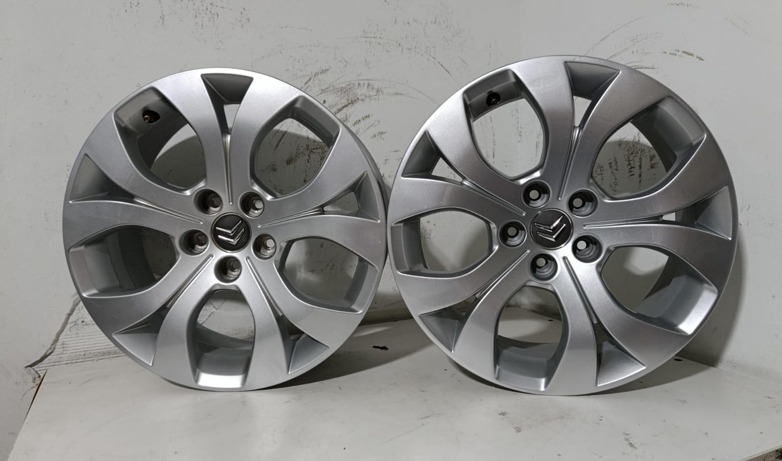 💥JUEGO DE LLANTAS DE SEGUNDA MANO DE CITROEN DE 17 PULGADAS TORNILLERIA 5X108mm - Imagen 9