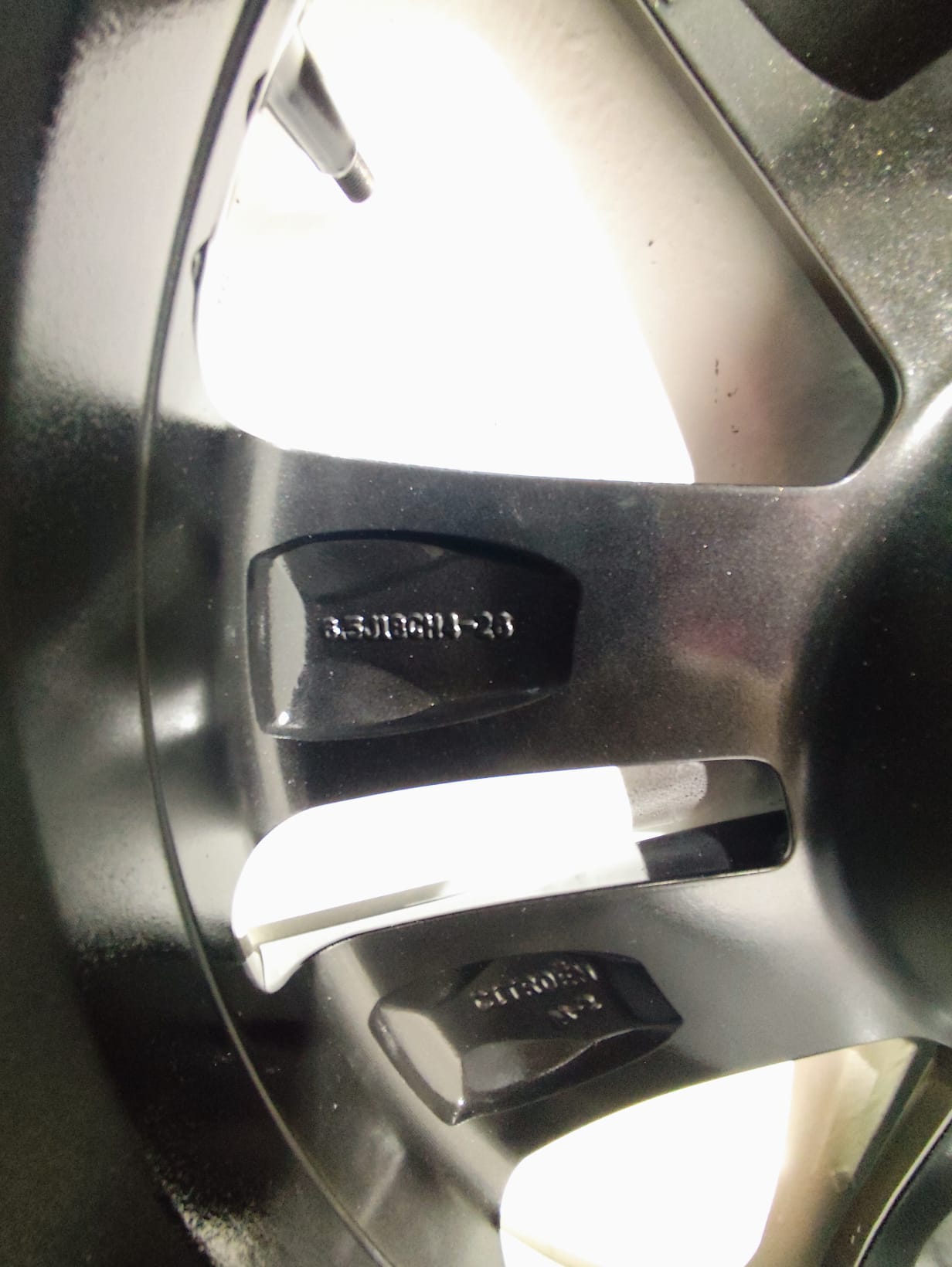 LLANTA PARA CITROEN C4 BERLINA ELÉCTRICO DE 18 PULGADAS 98334850ZR NUEVO SIN USO DE SEGUNDA MANDO - Imagen 5