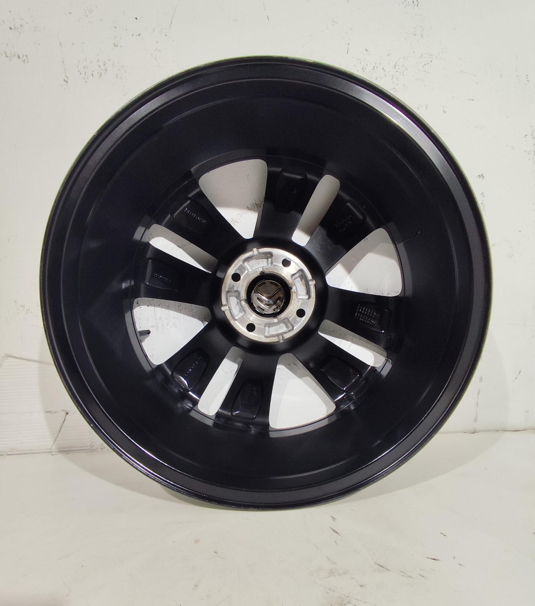 LLANTA PARA CITROEN C4 BERLINA ELÉCTRICO DE 18 PULGADAS 98334850ZR NUEVO SIN USO DE SEGUNDA MANDO - Imagen 7