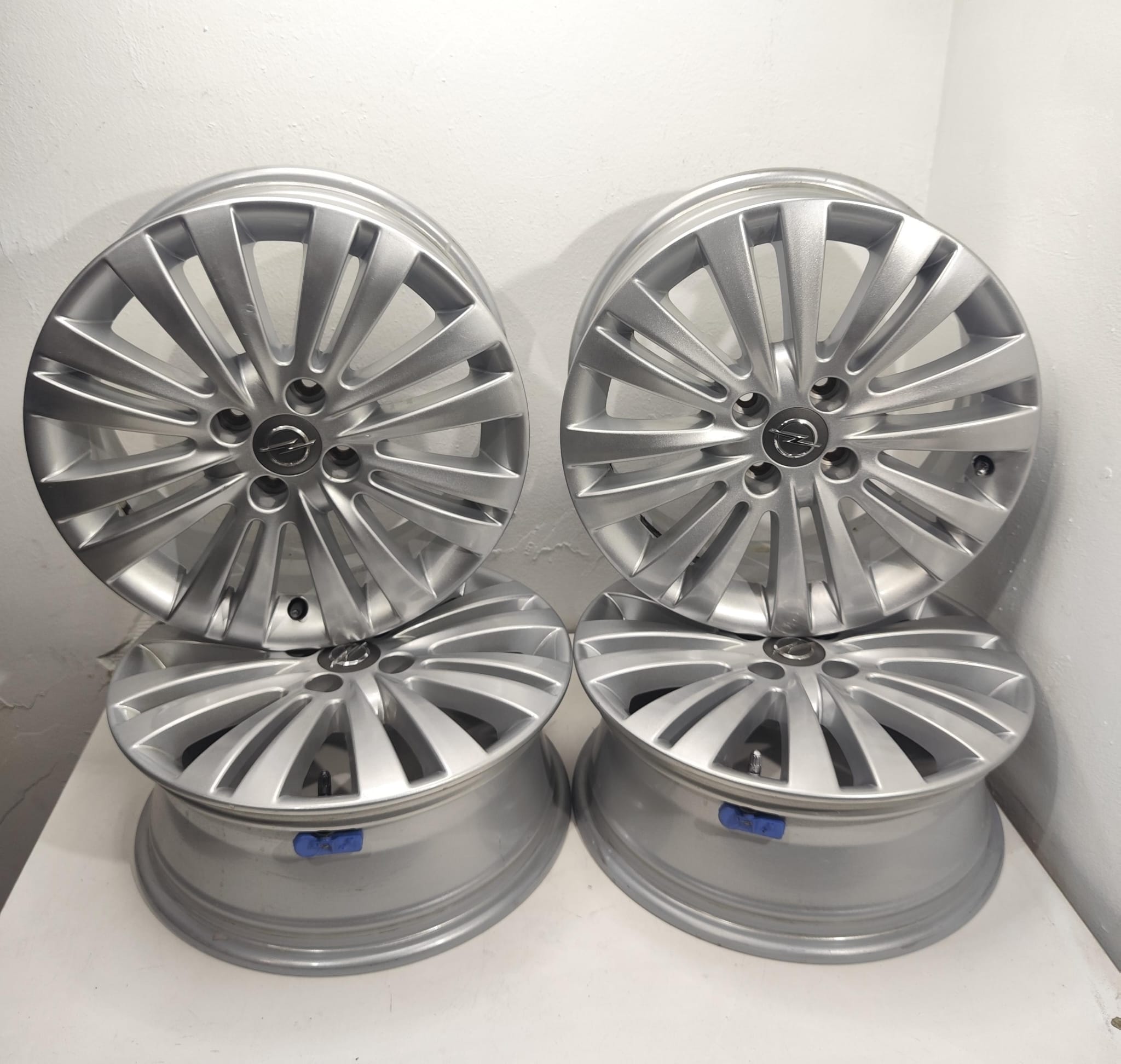 JUEGO DE LLANTAS PARA OPEL CORSA 4x100 DE 16 PULGADAS - Imagen 12