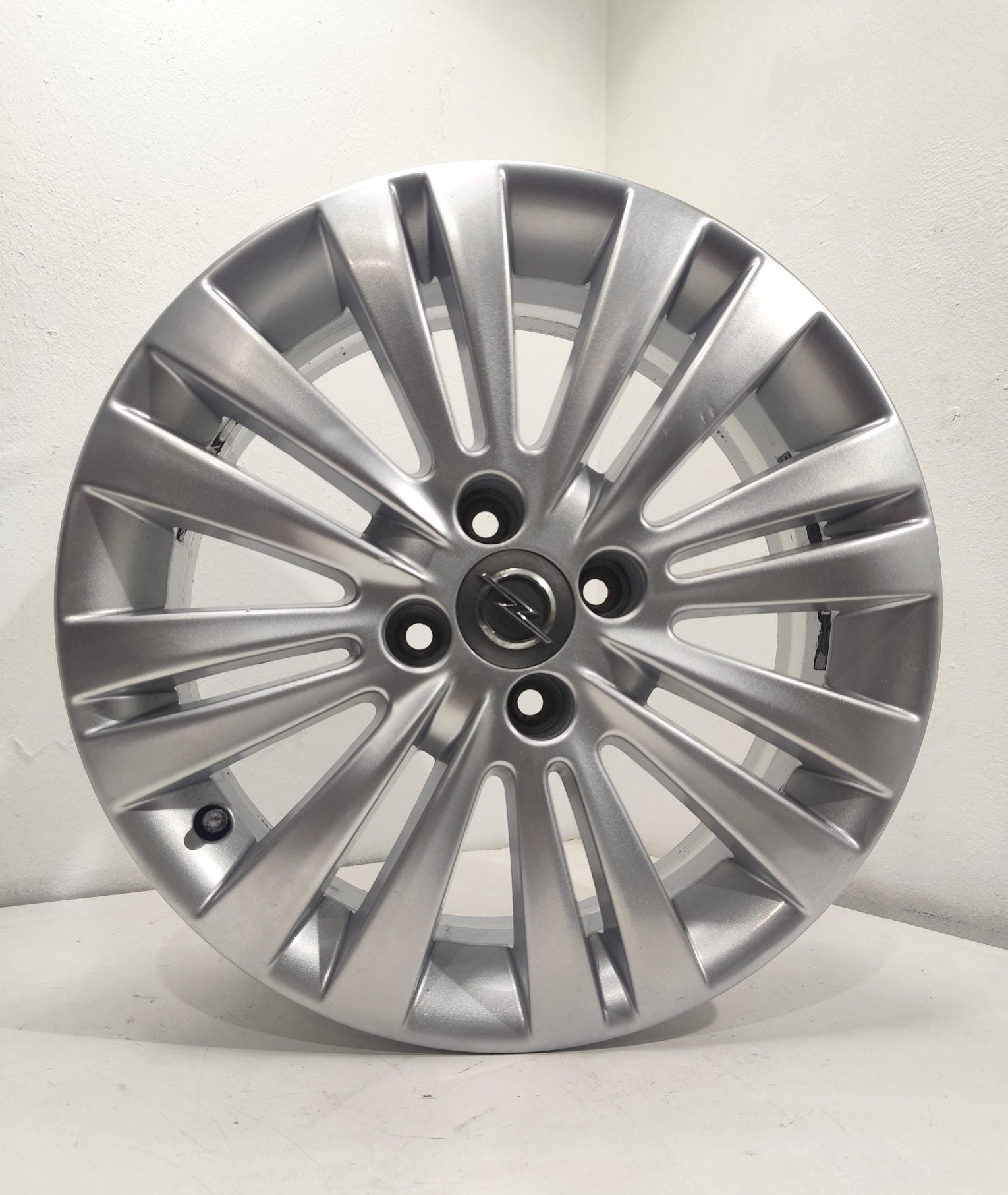 JUEGO DE LLANTAS PARA OPEL CORSA 4x100 DE 16 PULGADAS - Imagen 4