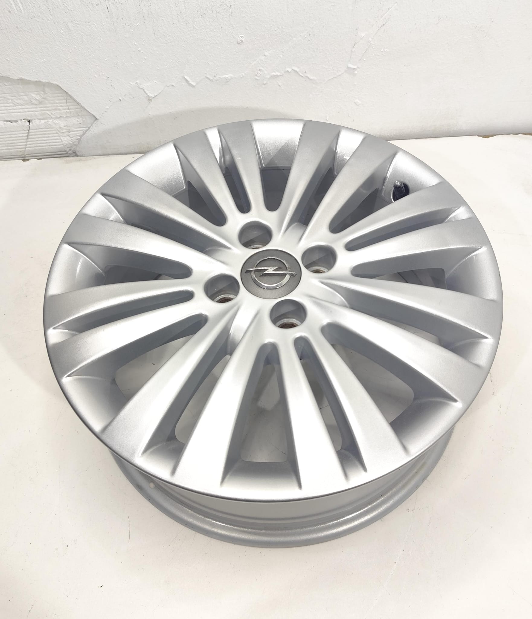 JUEGO DE LLANTAS PARA OPEL CORSA 4x100 DE 16 PULGADAS - Imagen 8