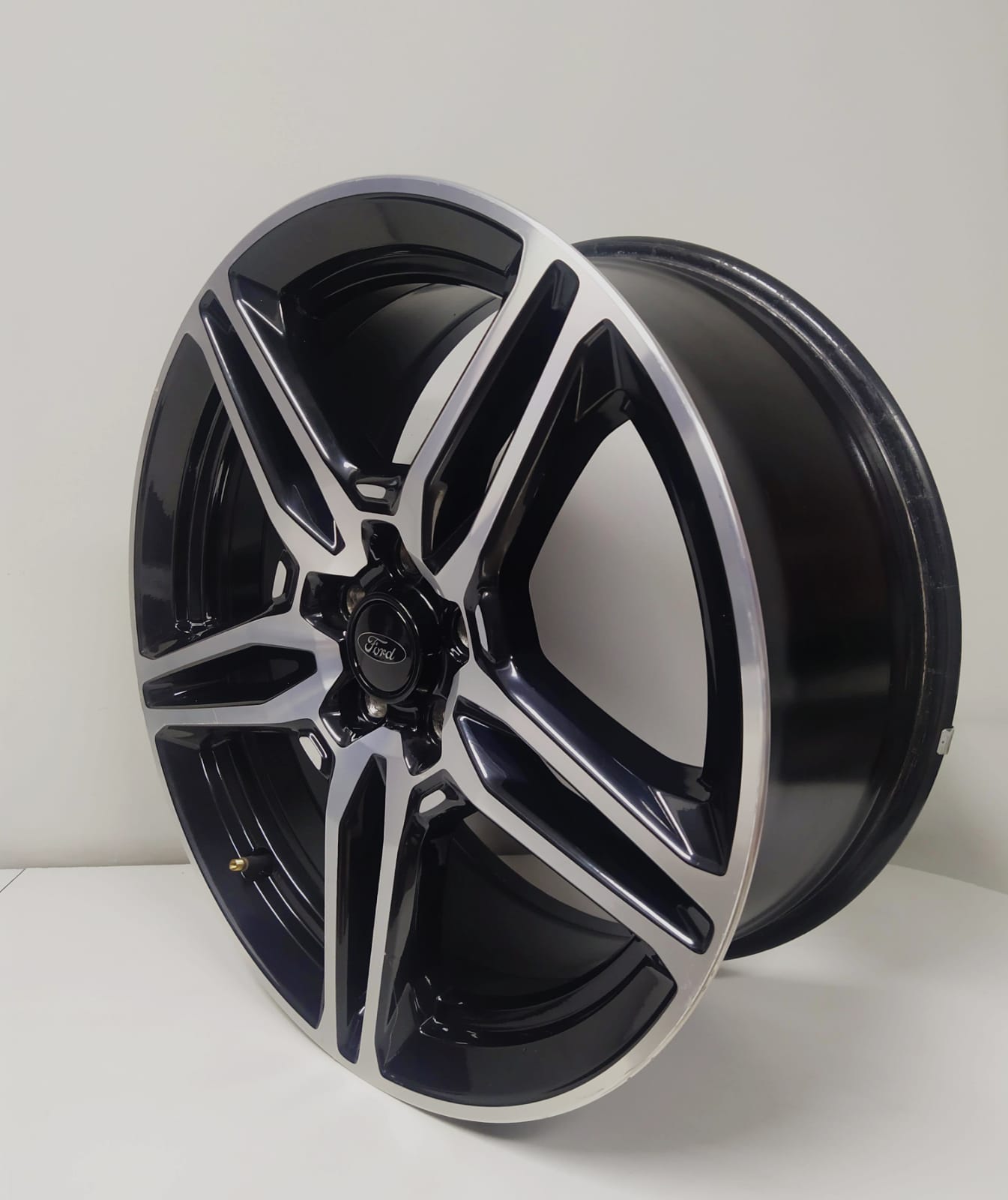 JUEGO DE LLANTAS ORIGINALES DE 19 PULGADAS PARA FORD KUGA DE SEGUNDA MANO - Imagen 10