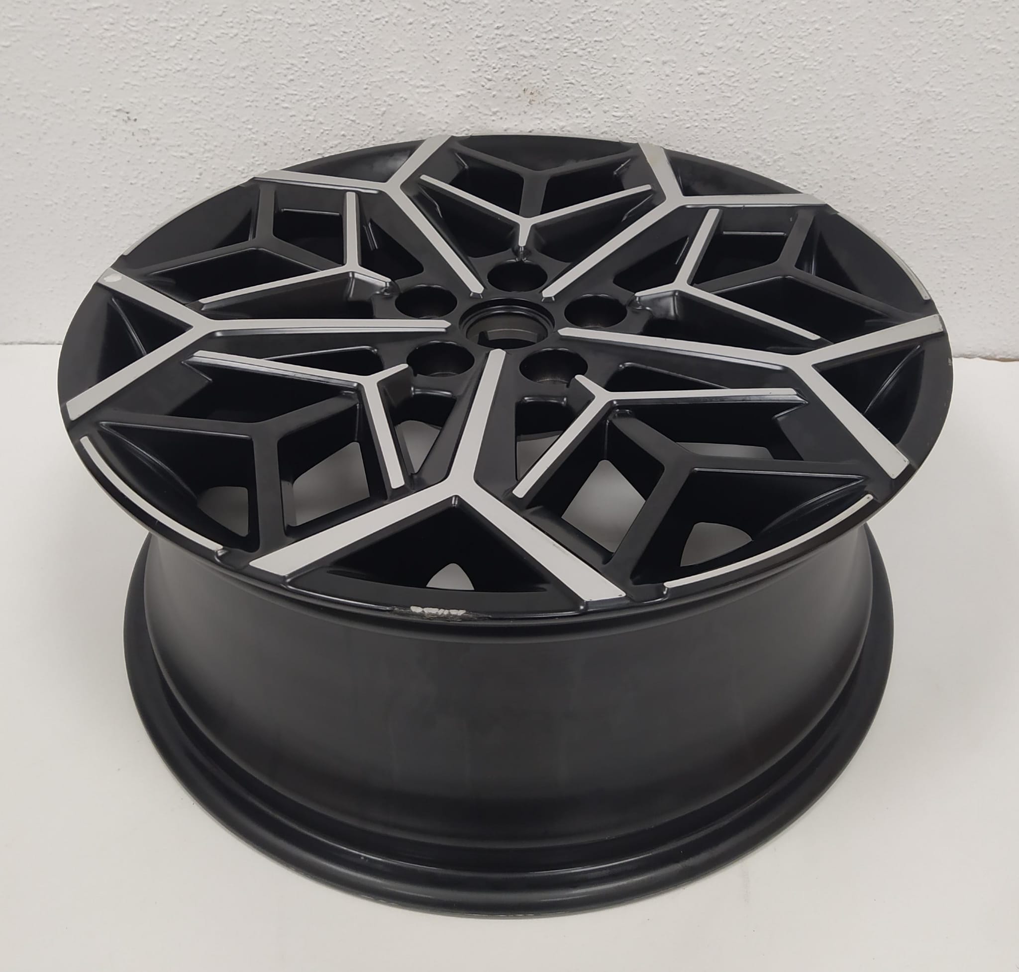 💥LLANTA DE HYUNDAI TUCSON HYBRID 52910-KL310 DE 19 PULGADAS - Imagen 8