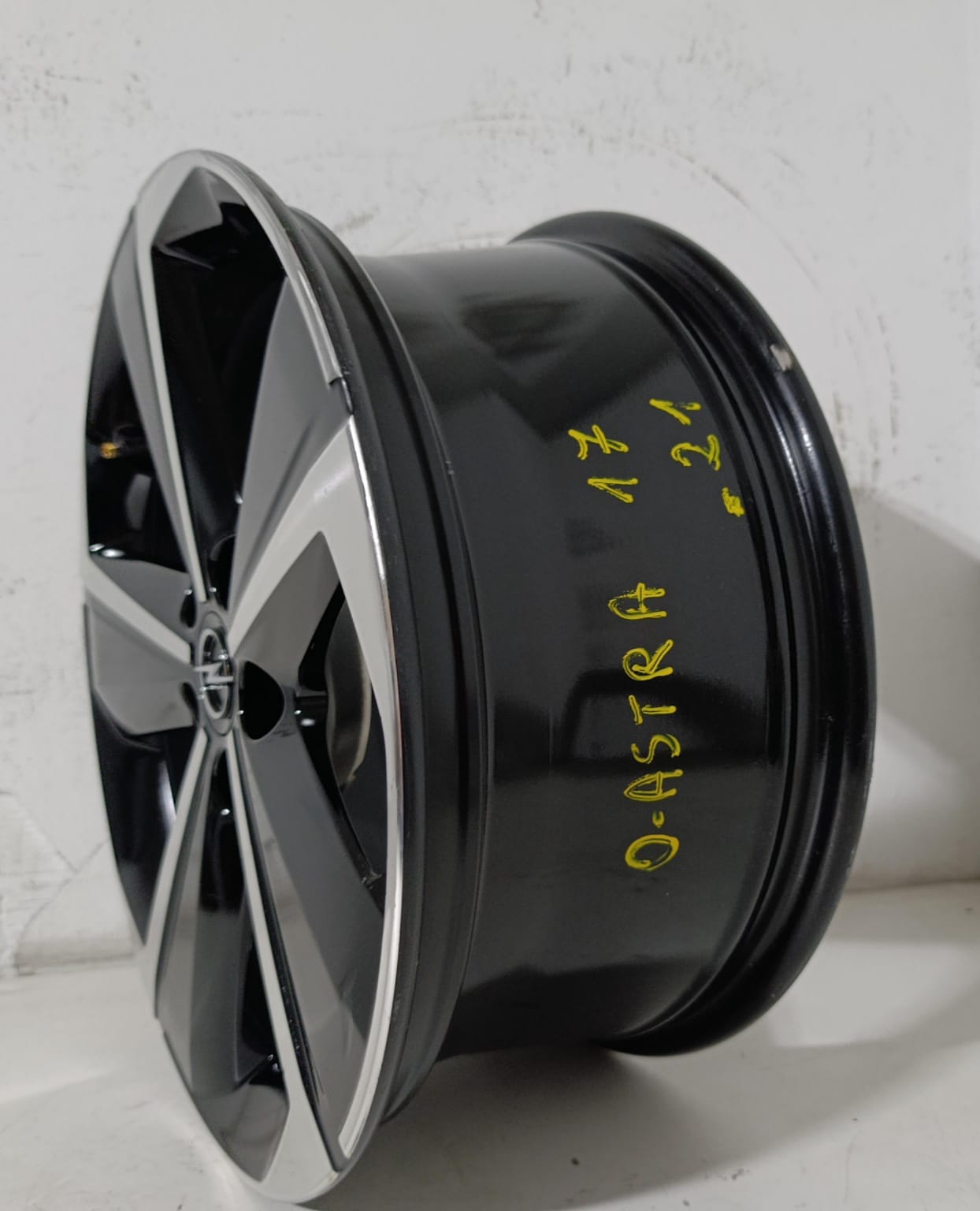 💥JUEGO DE LLANTAS ORIGINALES DE SEGUNDA MANO PARA OPEL ASTRA L DE 17 PULGALDAS TORNILLERIA 5X108mm - Imagen 8