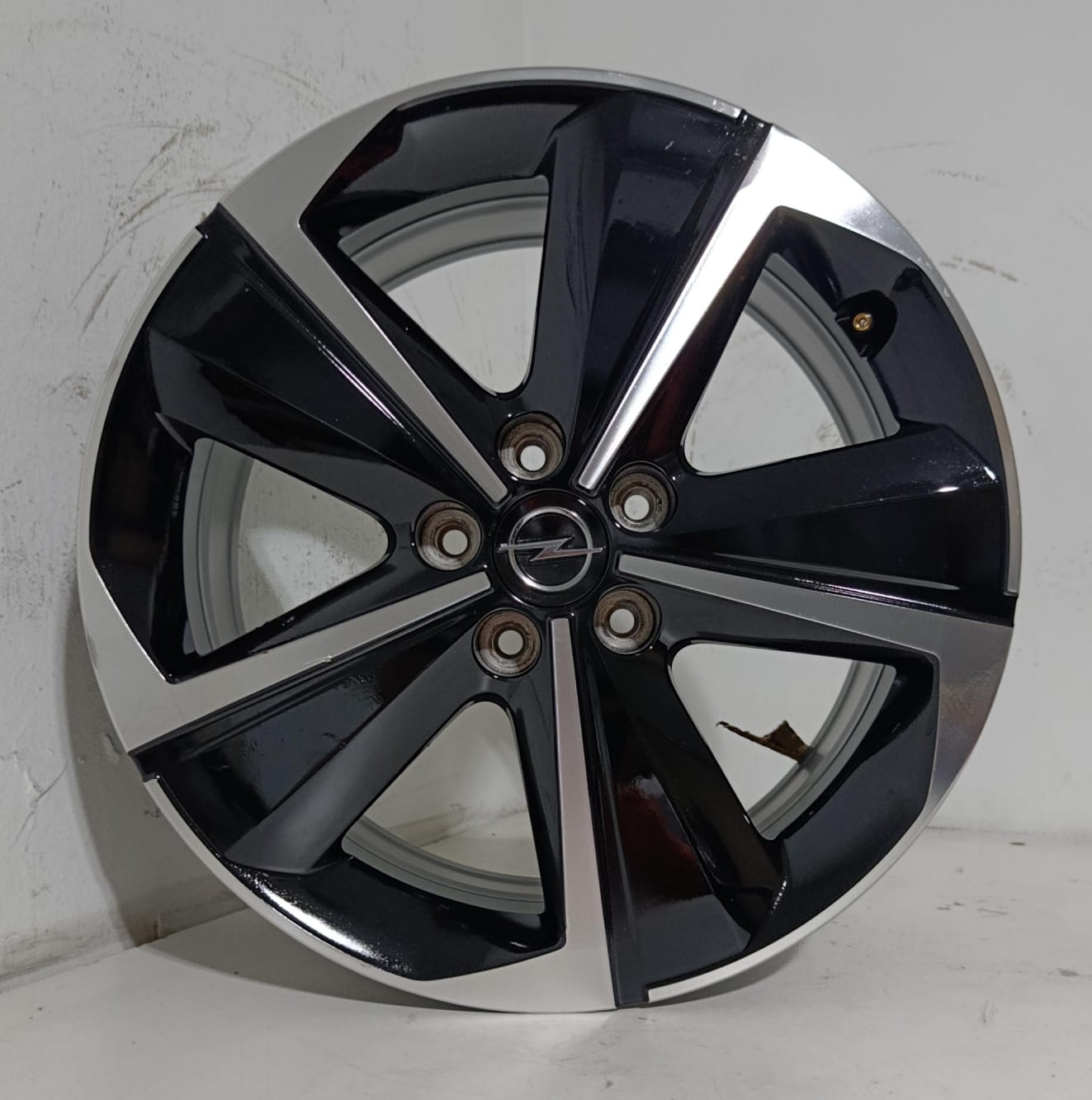 💥JUEGO DE LLANTAS ORIGINALES DE SEGUNDA MANO PARA OPEL ASTRA L DE 17 PULGALDAS TORNILLERIA 5X108mm - Imagen 3