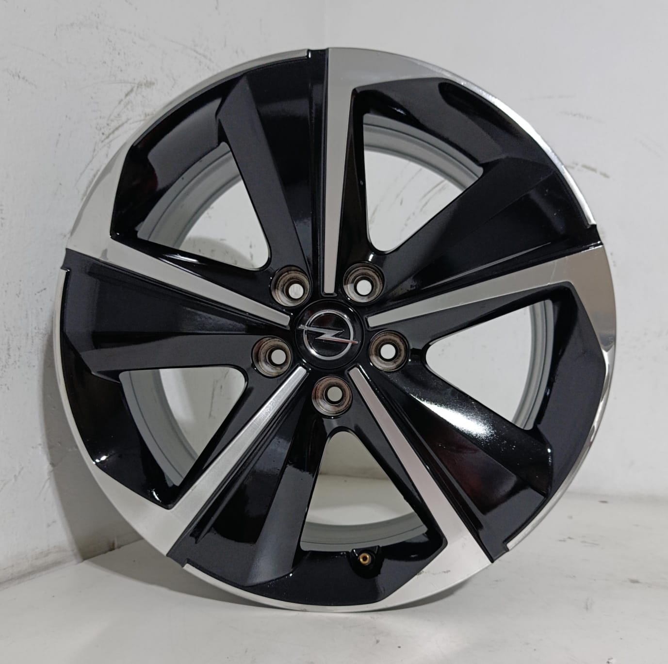 💥JUEGO DE LLANTAS ORIGINALES DE SEGUNDA MANO PARA OPEL ASTRA L DE 17 PULGALDAS TORNILLERIA 5X108mm - Imagen 5