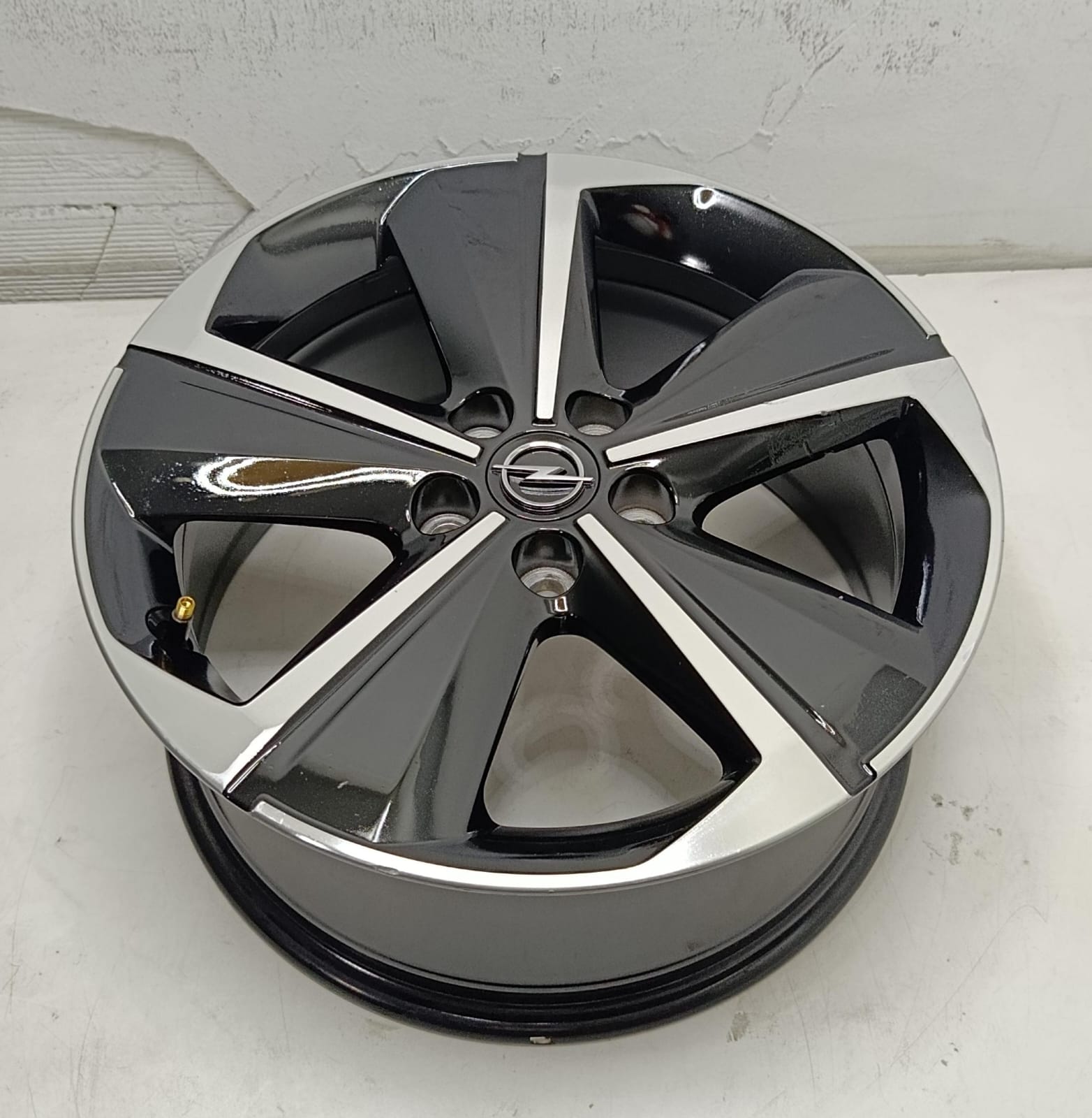 💥JUEGO DE LLANTAS ORIGINALES DE SEGUNDA MANO PARA OPEL ASTRA L DE 17 PULGALDAS TORNILLERIA 5X108mm - Imagen 6