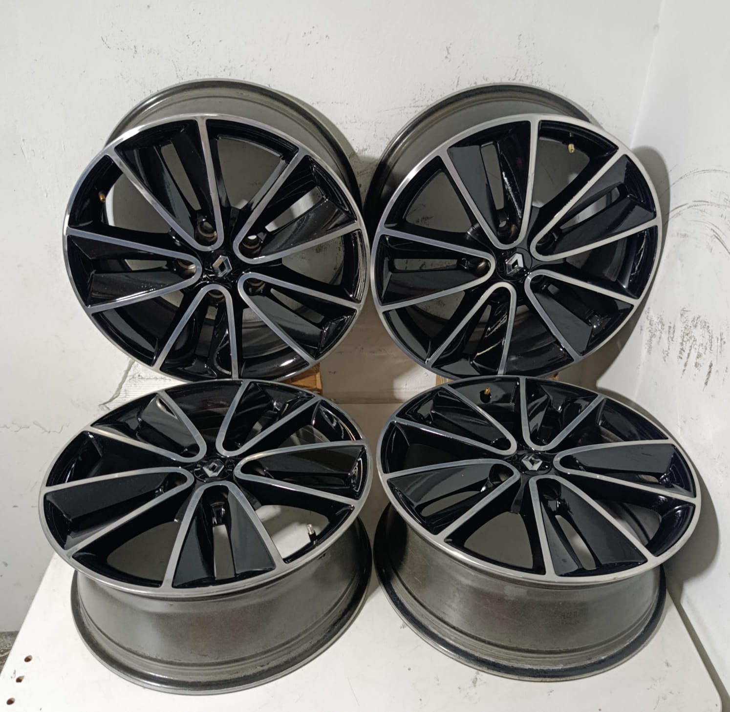 💥JUEGO DE LLANTA ORIGINAL DE SEGUDNA MANO PARA RENAULT DE 17 TORNILLERIA 5X114.3mm - Imagen 11