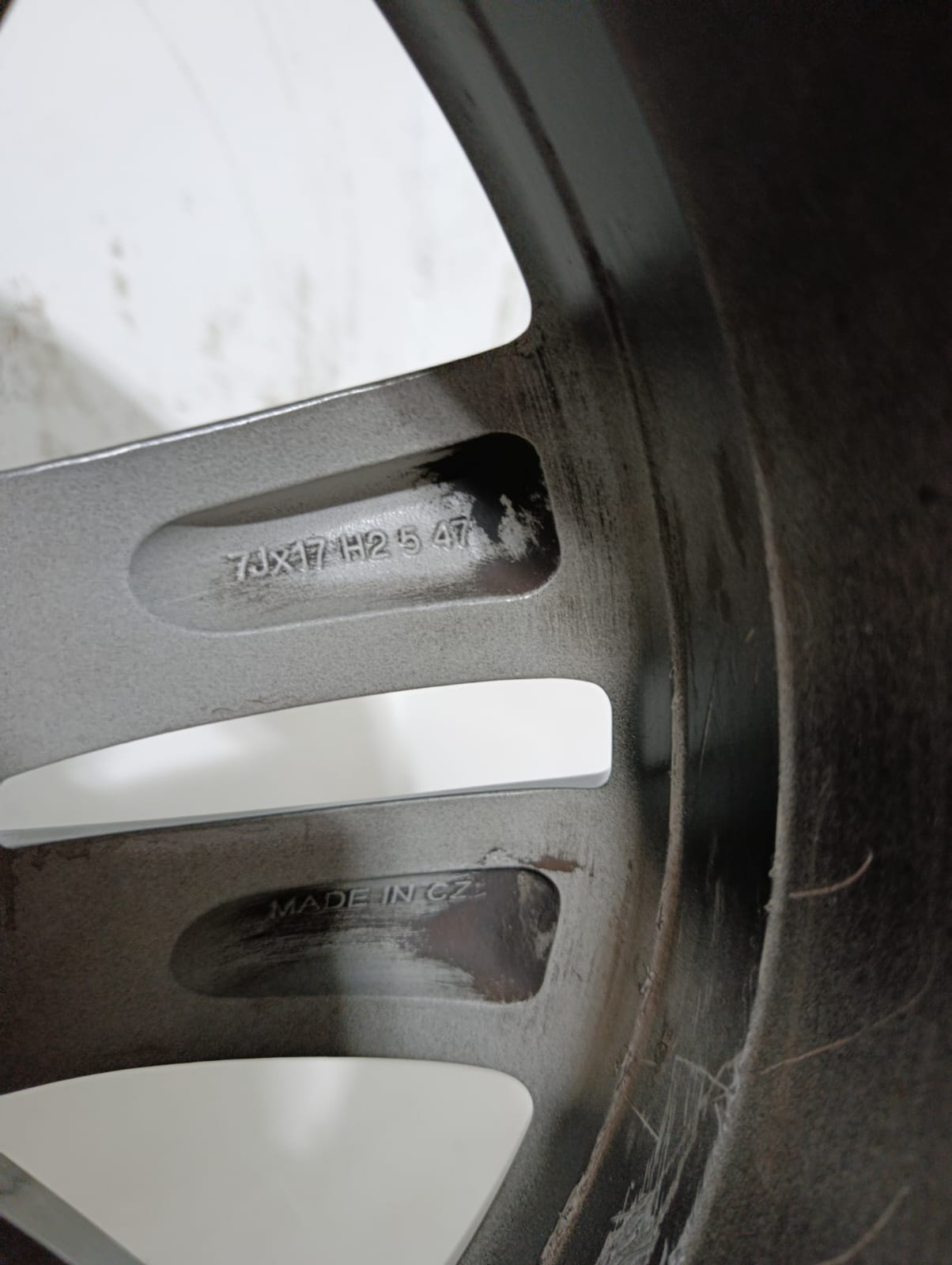 💥JUEGO DE LLANTA ORIGINAL DE SEGUDNA MANO PARA RENAULT DE 17 TORNILLERIA 5X114.3mm - Imagen 12