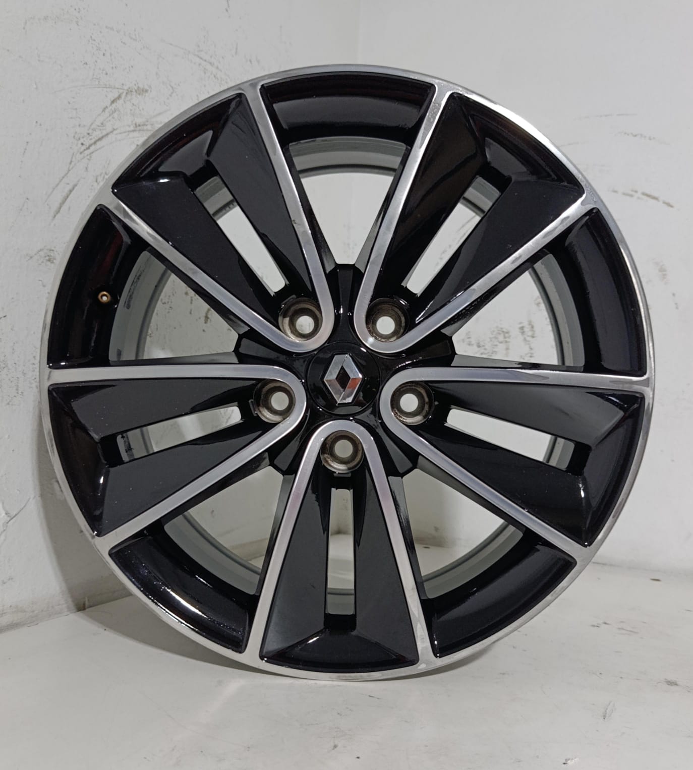 💥JUEGO DE LLANTA ORIGINAL DE SEGUDNA MANO PARA RENAULT DE 17 TORNILLERIA 5X114.3mm - Imagen 3