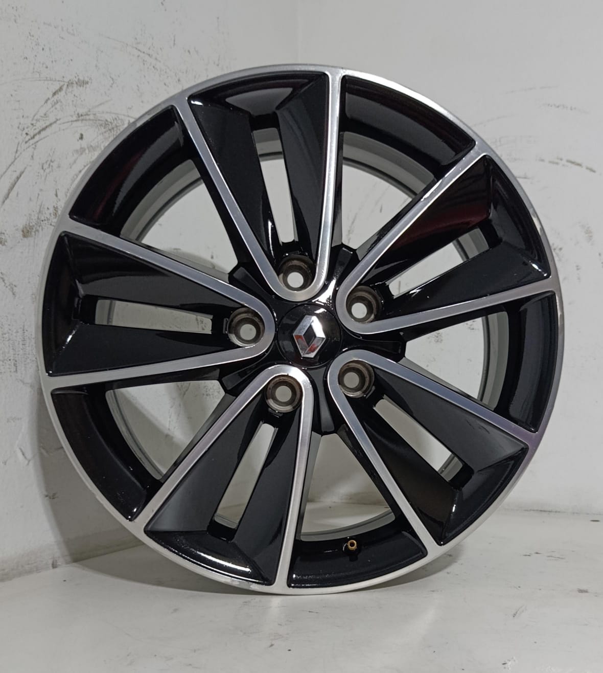 💥JUEGO DE LLANTA ORIGINAL DE SEGUDNA MANO PARA RENAULT DE 17 TORNILLERIA 5X114.3mm - Imagen 4