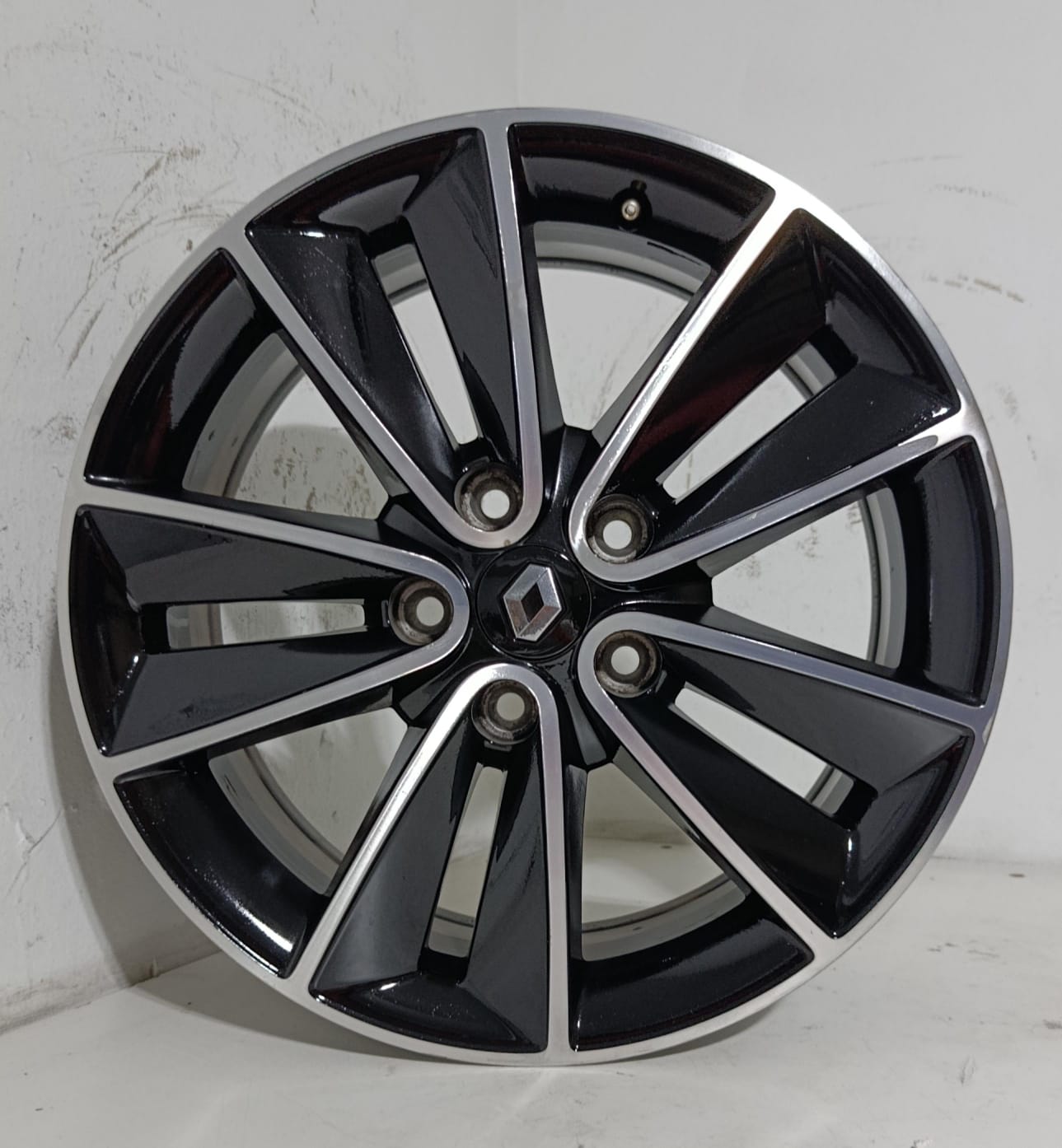 💥JUEGO DE LLANTA ORIGINAL DE SEGUDNA MANO PARA RENAULT DE 17 TORNILLERIA 5X114.3mm - Imagen 5