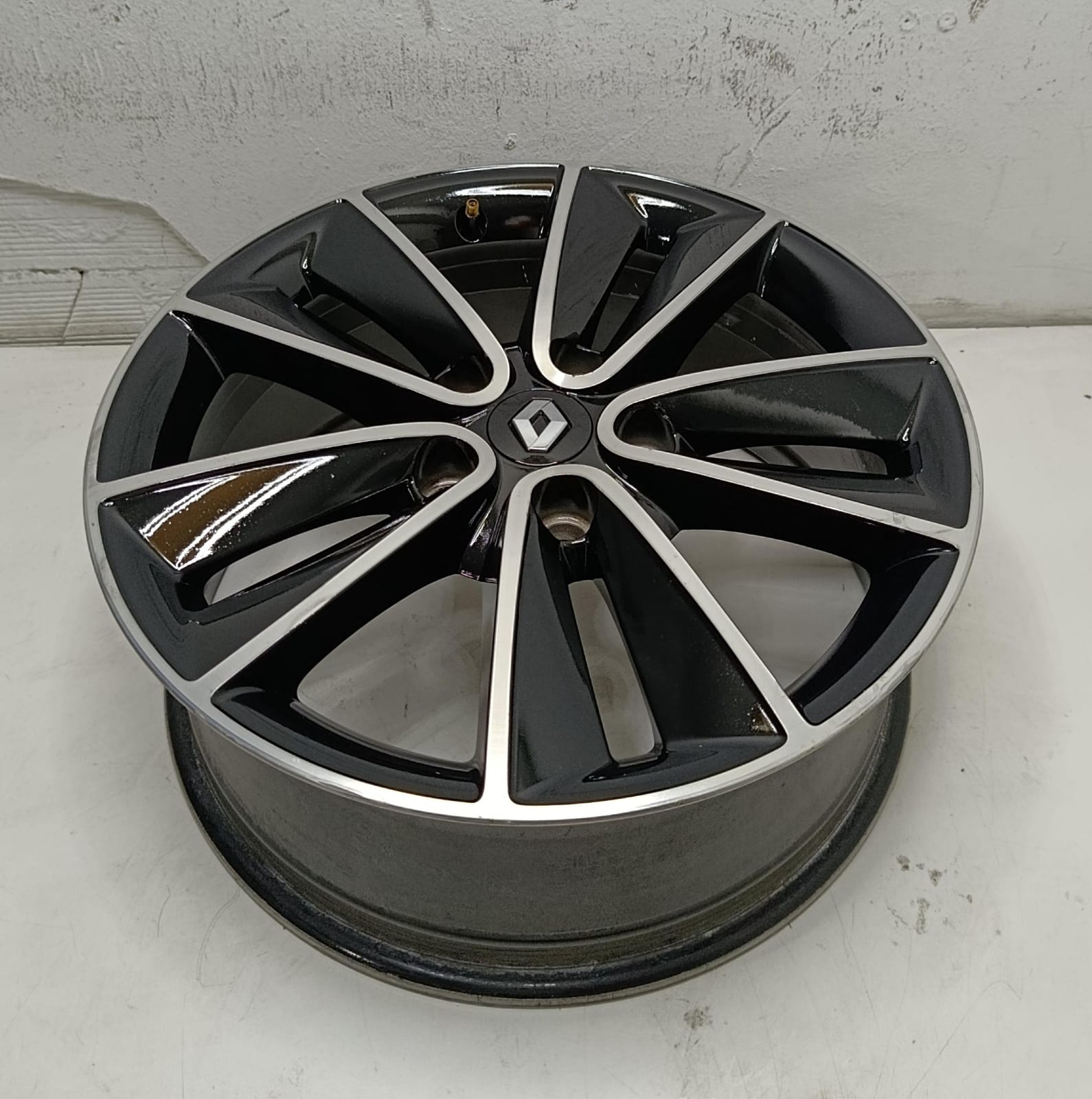 💥JUEGO DE LLANTA ORIGINAL DE SEGUDNA MANO PARA RENAULT DE 17 TORNILLERIA 5X114.3mm - Imagen 6