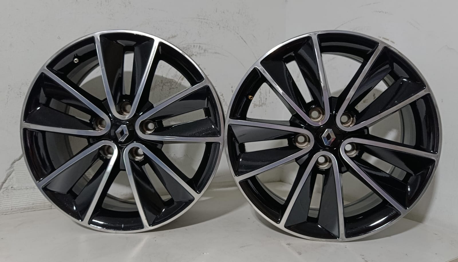 💥JUEGO DE LLANTA ORIGINAL DE SEGUDNA MANO PARA RENAULT DE 17 TORNILLERIA 5X114.3mm - Imagen 9