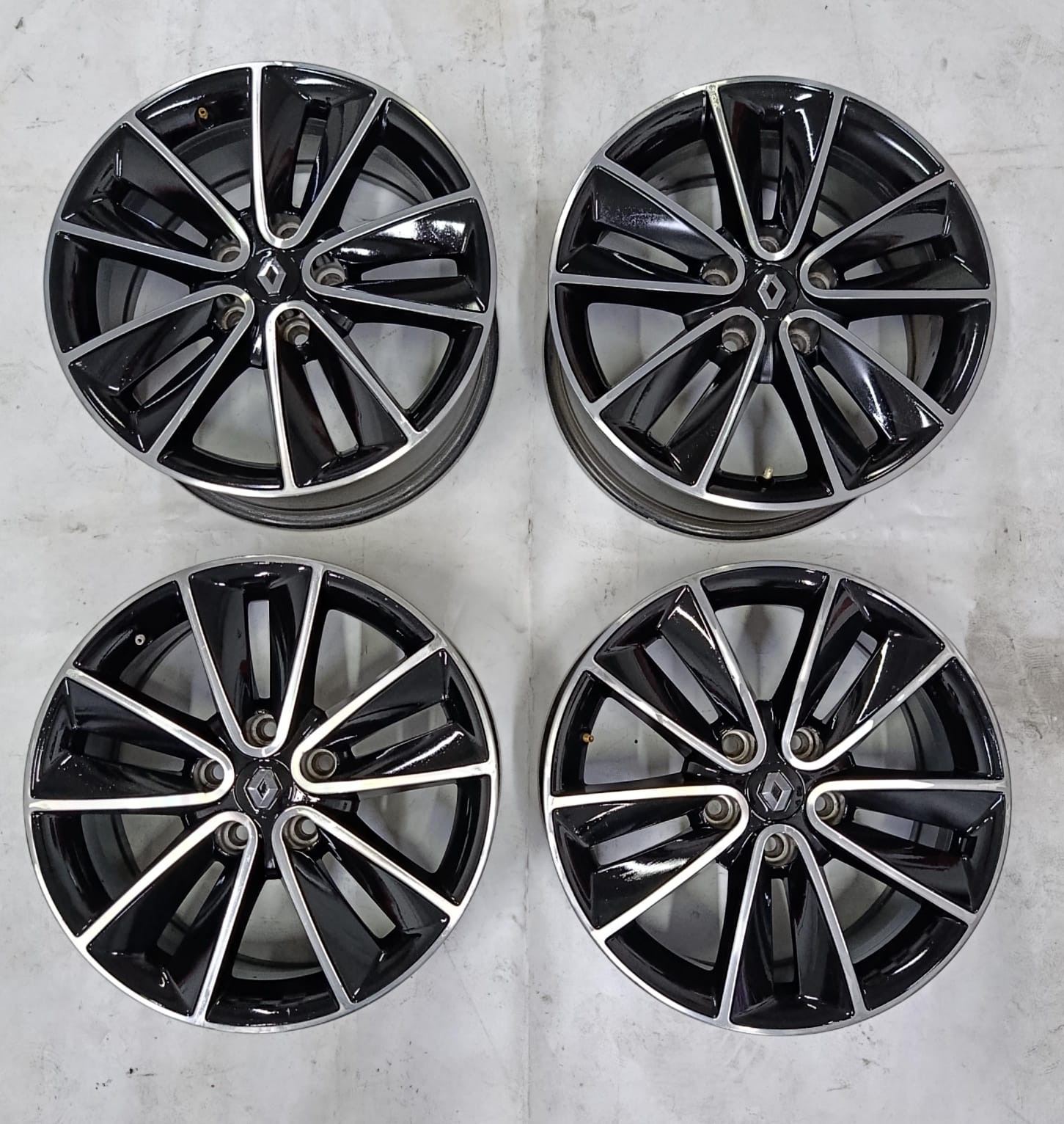 💥JUEGO DE LLANTA ORIGINAL DE SEGUDNA MANO PARA RENAULT DE 17 TORNILLERIA 5X114.3mm - Imagen 10