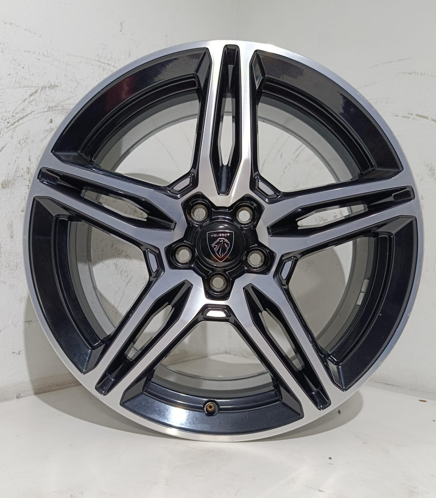 JUEGO DE LLANTA DE 19 PULGADAS PARA PEUGEOT TRAVELLER DE 19 PULGADAS - Imagen 3