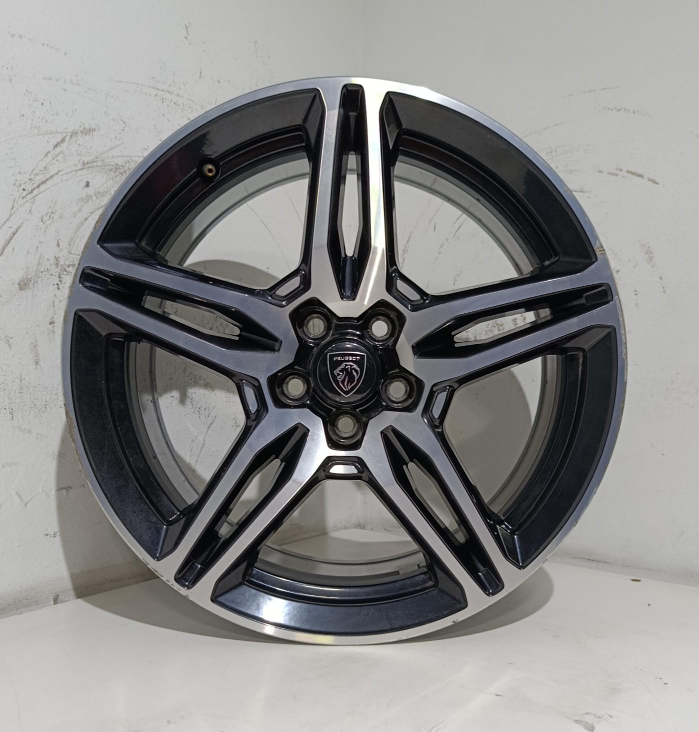 JUEGO DE LLANTA DE 19 PULGADAS PARA PEUGEOT TRAVELLER DE 19 PULGADAS - Imagen 4