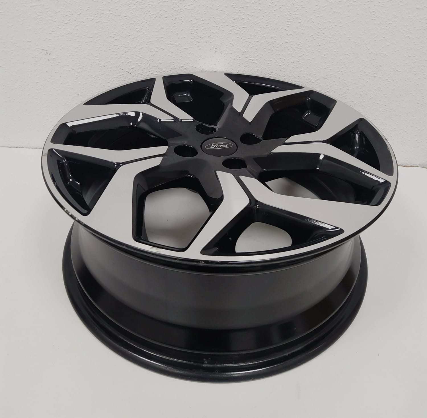 LLANTA PARA FORD FOCUS SLINE 18 PULGADAS DE SEGUNDA - Imagen 8