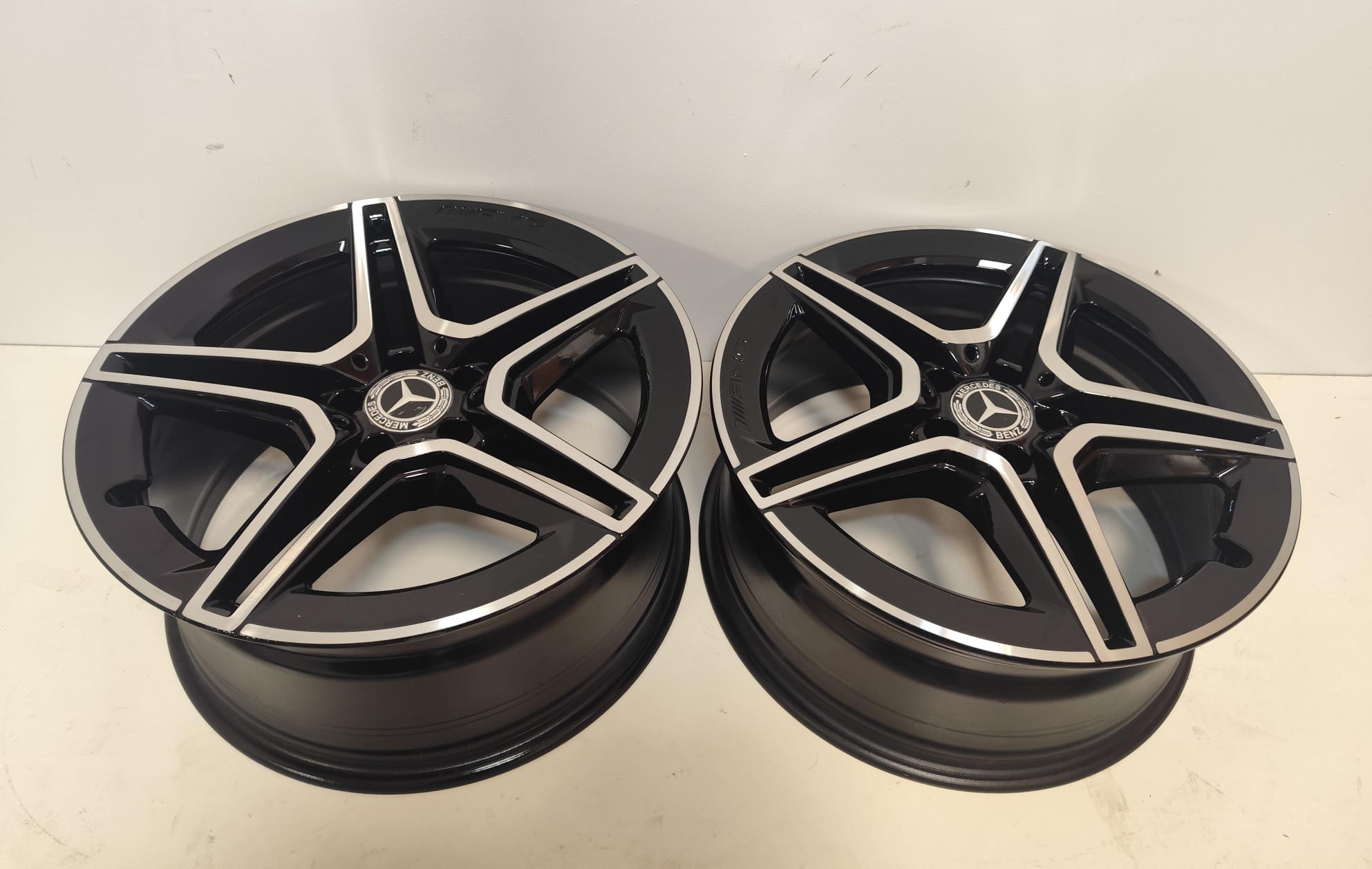 JUEGO DE LLANTAS DE MERCEDES AMG DE 19 PULGADAS - Imagen 11