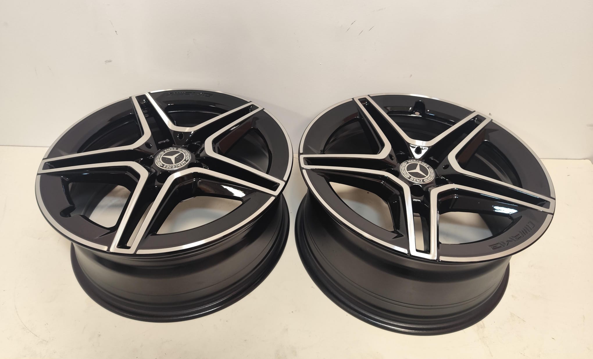 JUEGO DE LLANTAS DE MERCEDES AMG DE 19 PULGADAS - Imagen 12