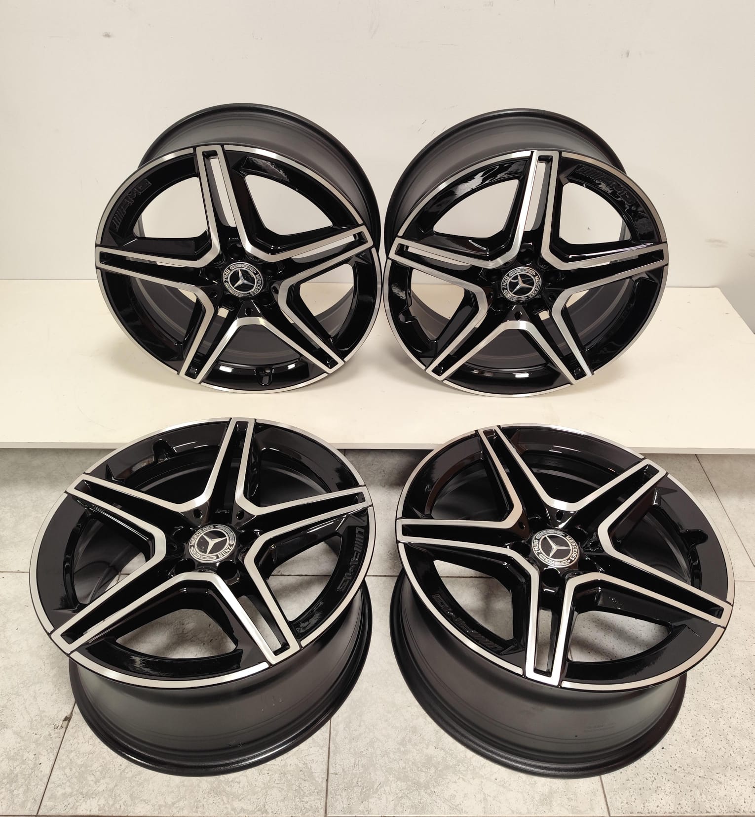 JUEGO DE LLANTAS DE MERCEDES AMG DE 19 PULGADAS - Imagen 14