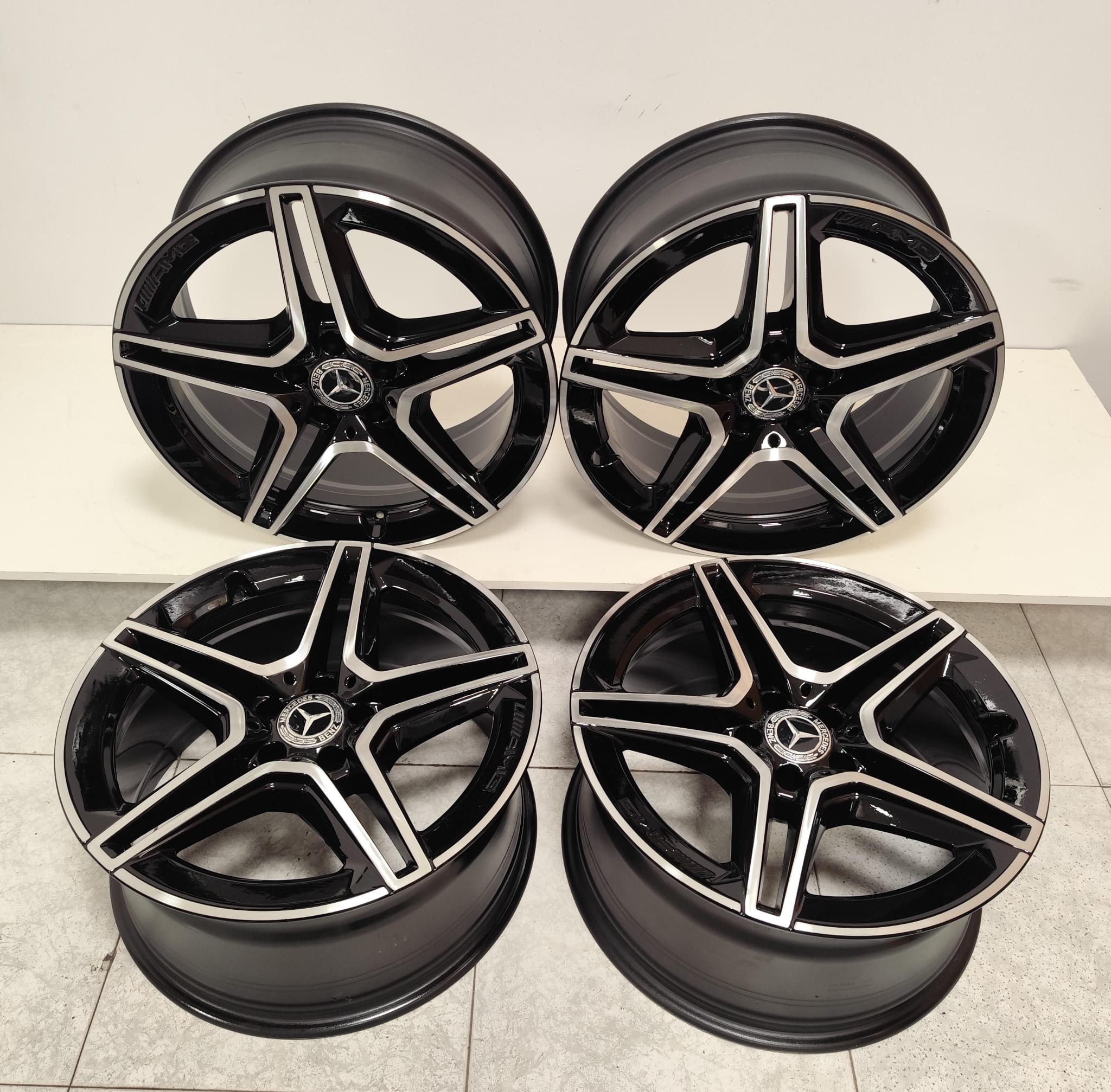 JUEGO DE LLANTAS DE MERCEDES AMG DE 19 PULGADAS - Imagen 10