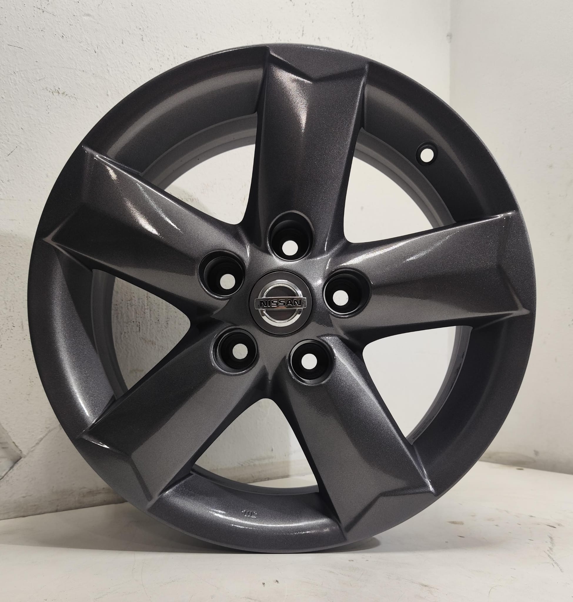 JUEGO DE LLANTAS ORIGINALES DE NISSASN DE 16 PULGADAS - Imagen 2