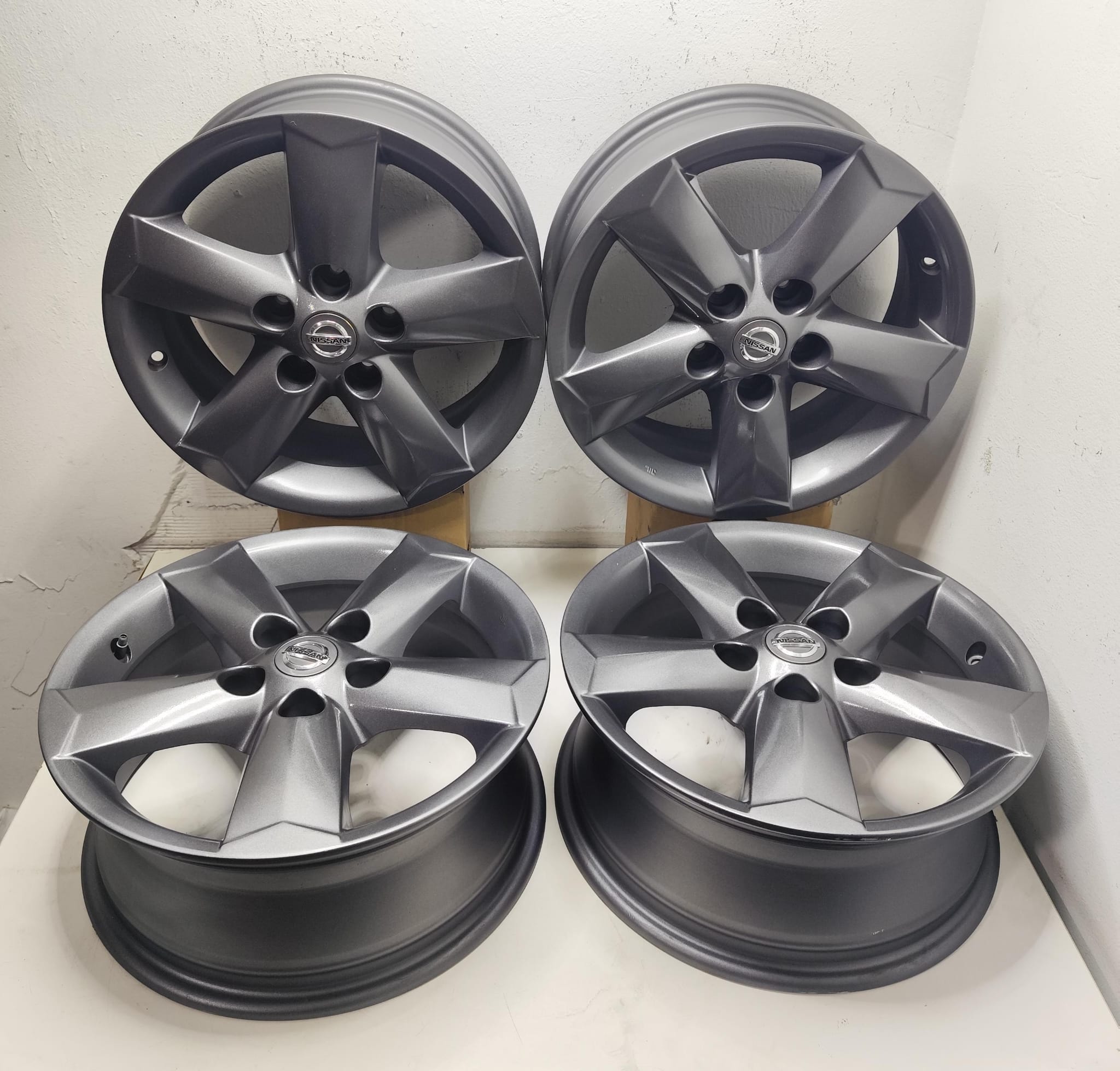 JUEGO DE LLANTAS ORIGINALES DE NISSASN DE 16 PULGADAS - Imagen 13