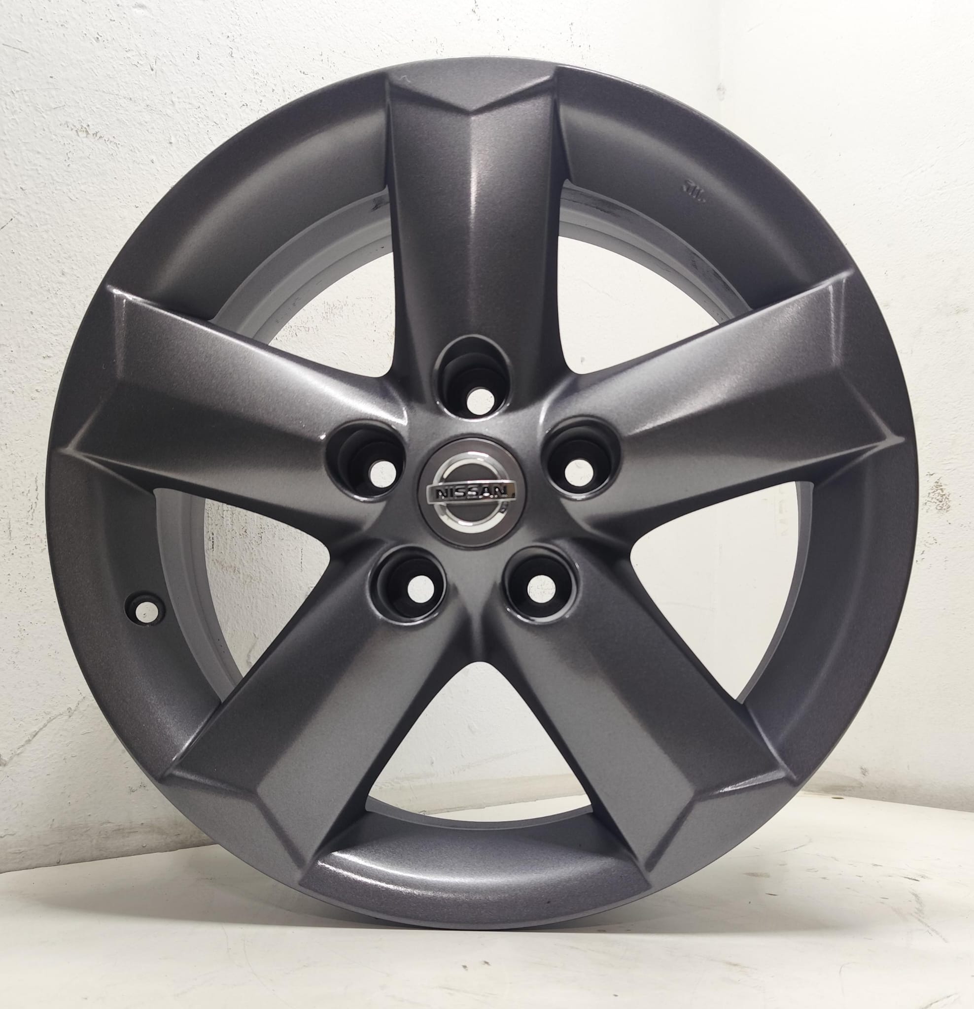 JUEGO DE LLANTAS ORIGINALES DE NISSASN DE 16 PULGADAS - Imagen 4