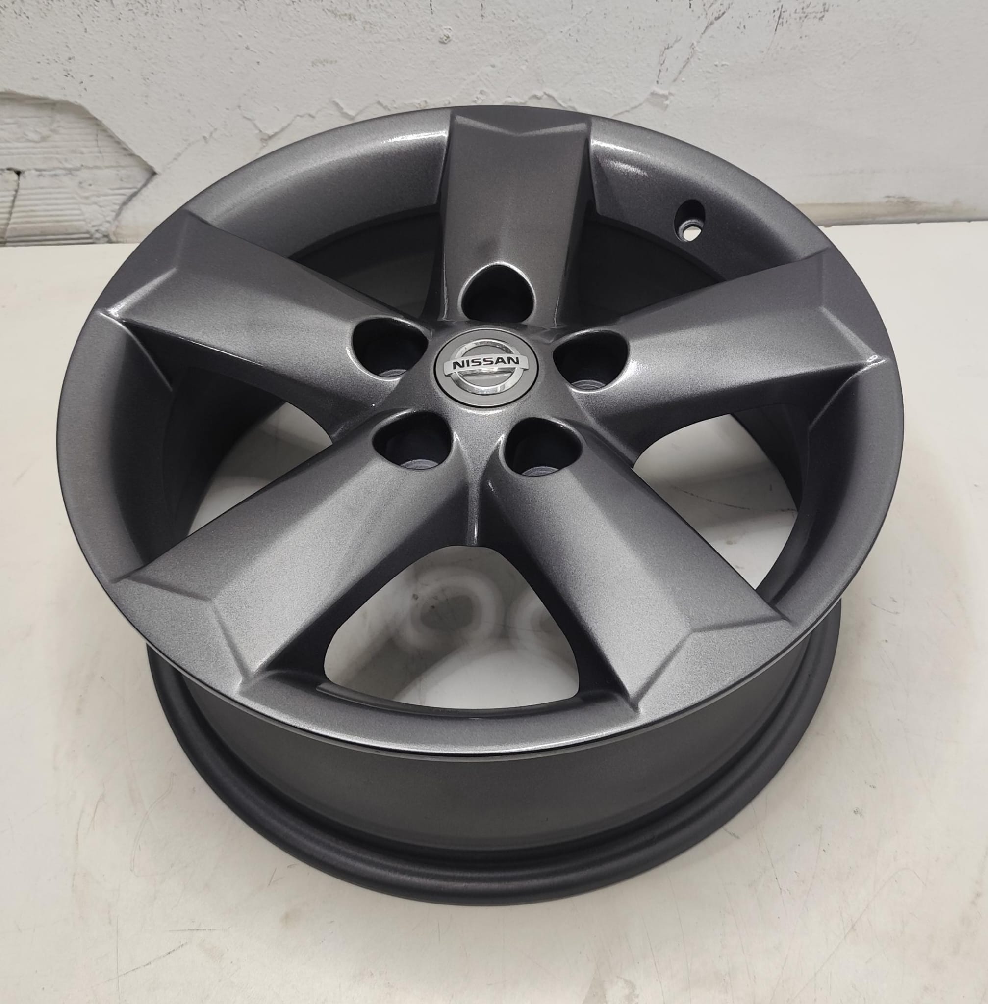 JUEGO DE LLANTAS ORIGINALES DE NISSASN DE 16 PULGADAS - Imagen 6